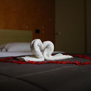 Camera con letto king size